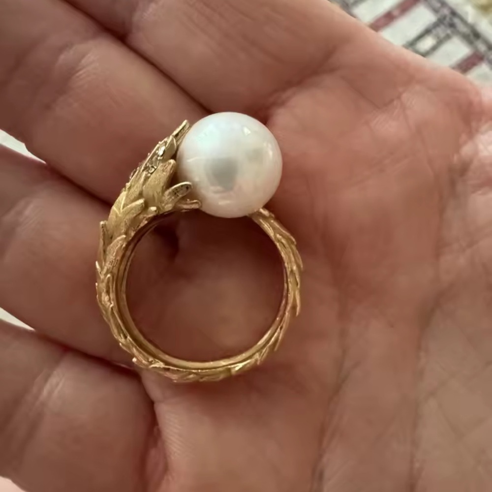 Antique Gold Leaf Band Fine Craftsmanship Crystals Ring - Picture 6 of 8